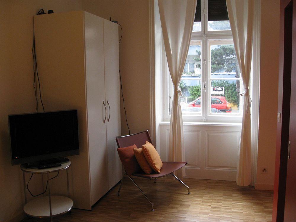 Unique Serviced Living @ Airport Line Bâle Extérieur photo
